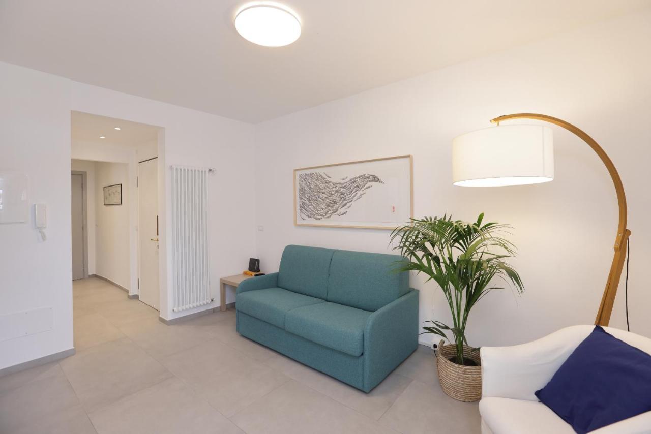 Adamaina - Sea View Apartment With Private Garage 东塞斯特里 外观 照片