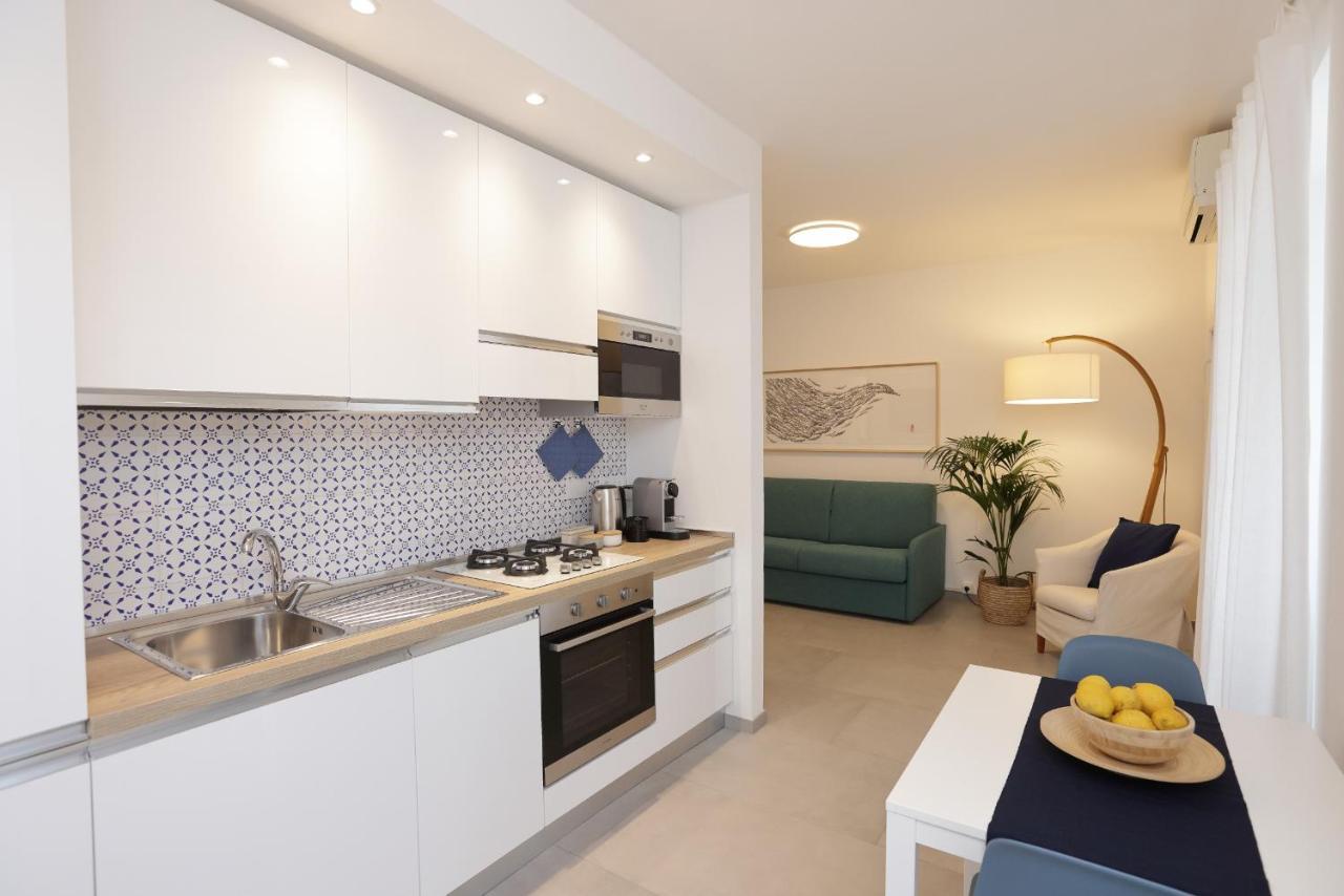 Adamaina - Sea View Apartment With Private Garage 东塞斯特里 外观 照片