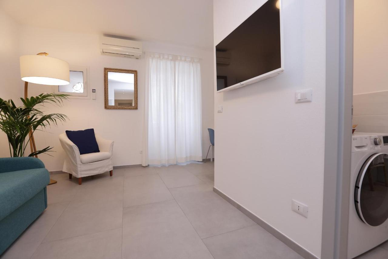 Adamaina - Sea View Apartment With Private Garage 东塞斯特里 外观 照片