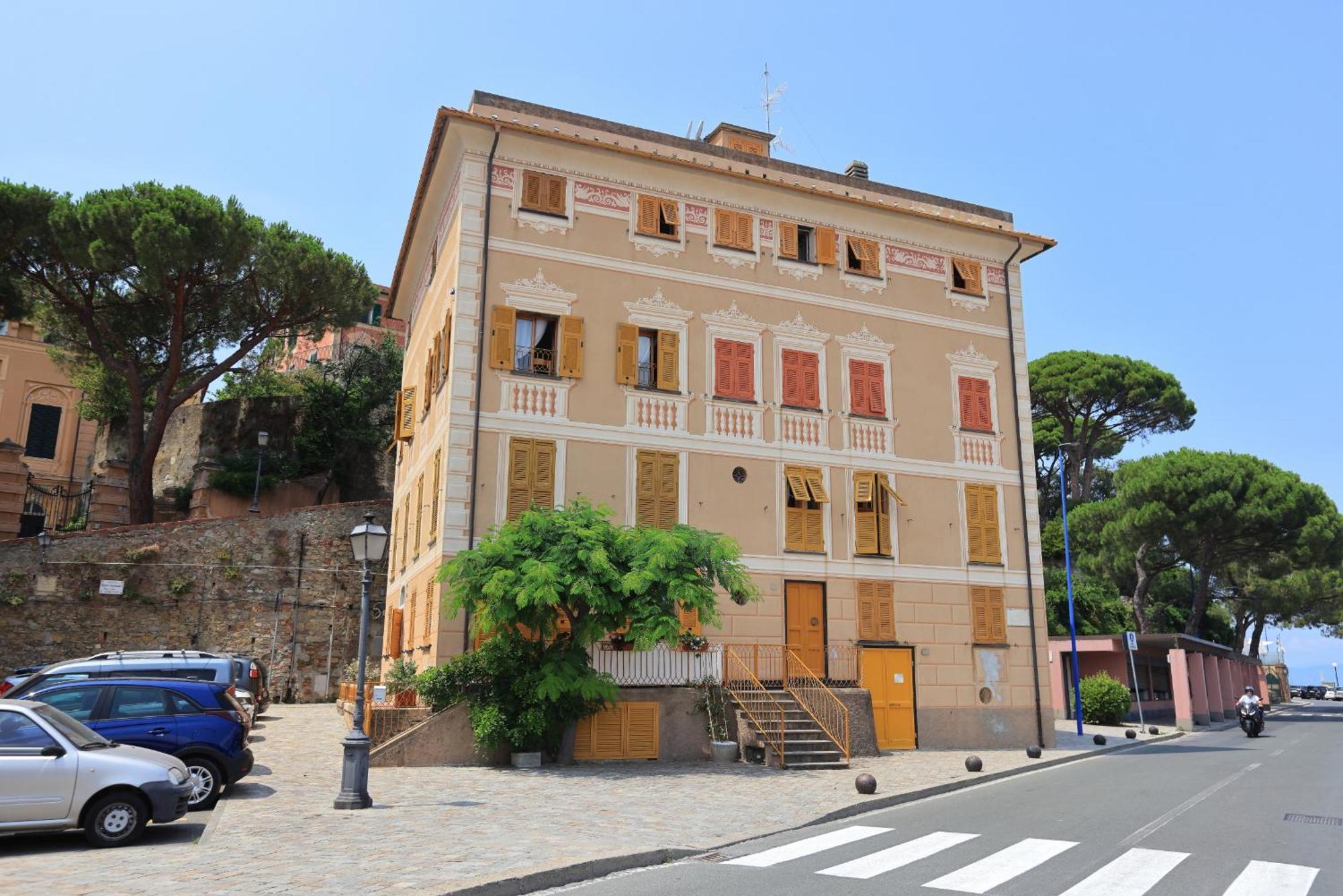 Adamaina - Sea View Apartment With Private Garage 东塞斯特里 外观 照片